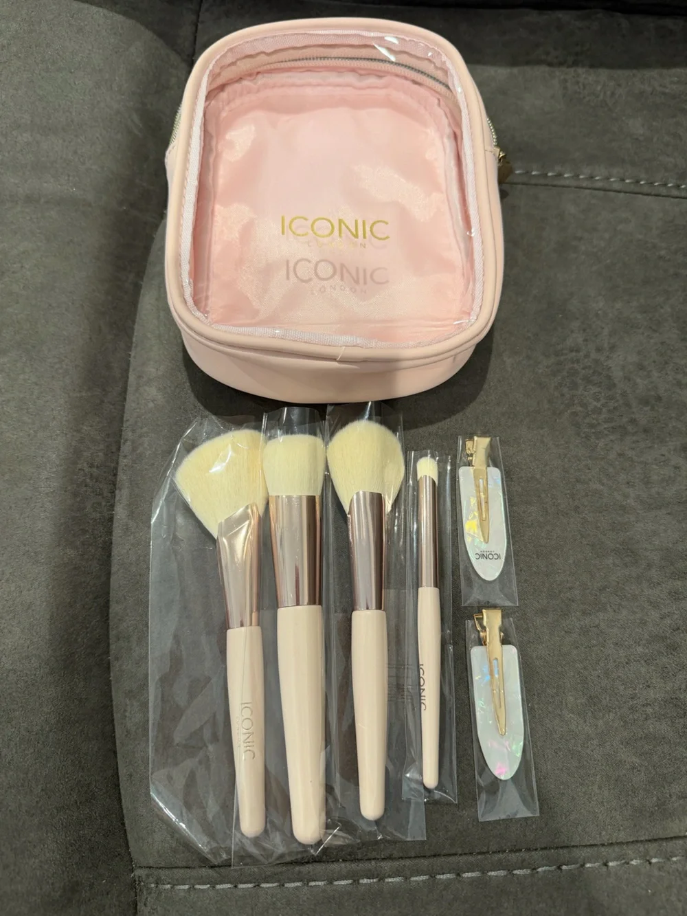 ICONIC London Blush Pink Makeup Brush Set with Matching Pouch